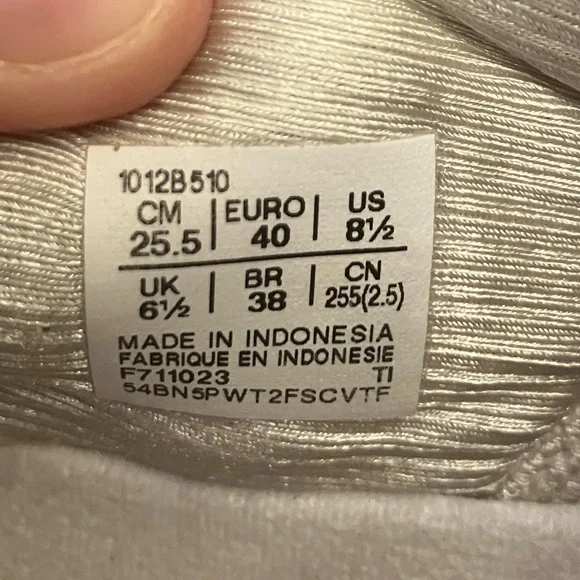 ASICS Women's novablast 4 off white shoes - Picture 4 of 10